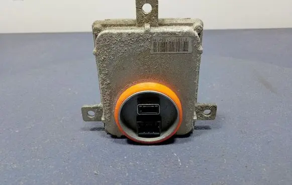 Volkswagen Phaeton Voltage converter/converter module 8K0941597B
