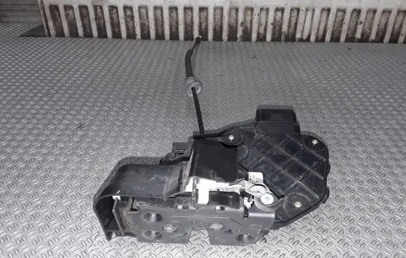 Volvo S40 Front door lock 30753664