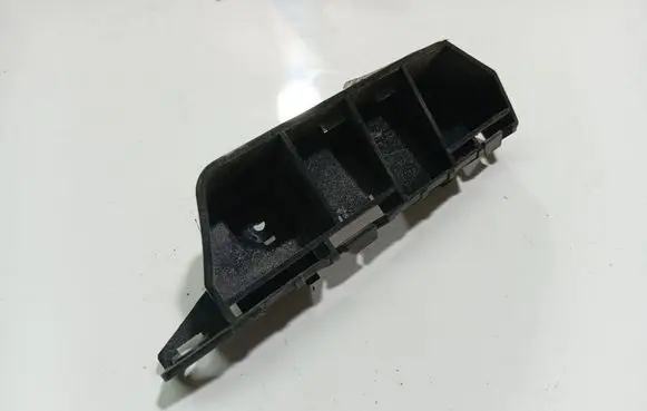 Front bumper mounting bracket