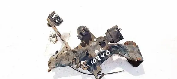 Renault Laguna II Engine mounting bracket 