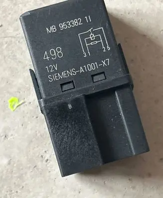 Volvo S40, V40 Other relay MR953382 A1001X7 MB953382