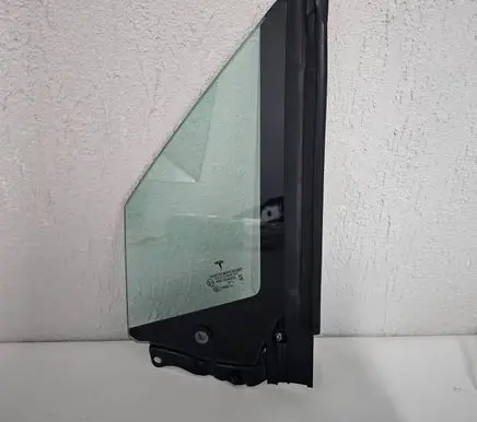 Tesla Model X Front door window/glass (coupe) 105520500D