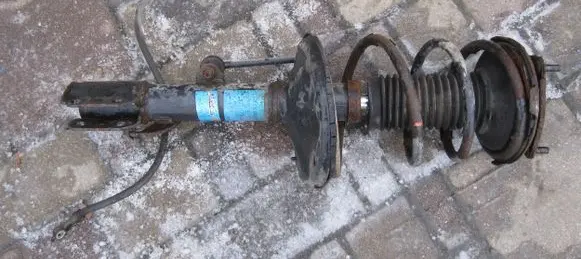 Toyota RAV 4 (XA20) Front shock absorber with coil spring 313808