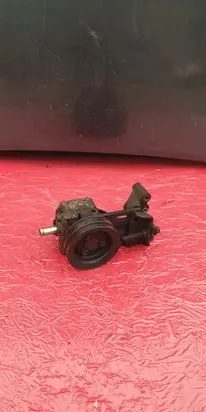 Isuzu D-Max Power steering pump 33042