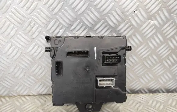 Renault Megane IV Fuse box set 284B15100R S11357621
