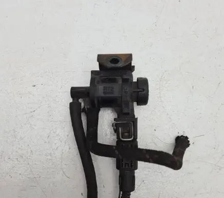 Volkswagen Bora Vacuum valve 1J0906283A