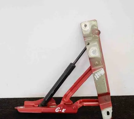 Dodge Challenger Tailgate/trunk/boot hinge