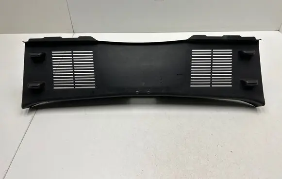Trunk/boot sill cover protection