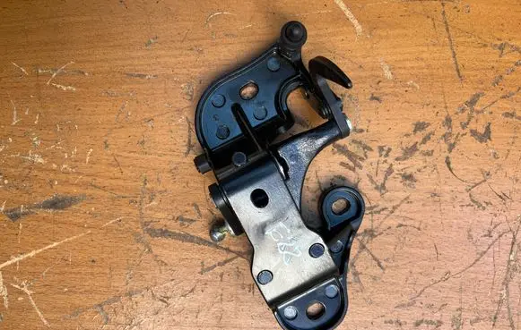 BMW 1 E82 E88 Convertible roof lock/latch 7190701 54347190701