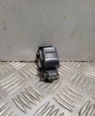Toyota Yaris Electric window control switch 1928293