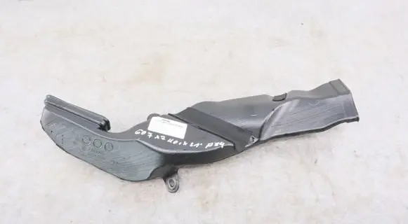 BMW X7 G07 Cabin air duct channel 7466095 64227466095