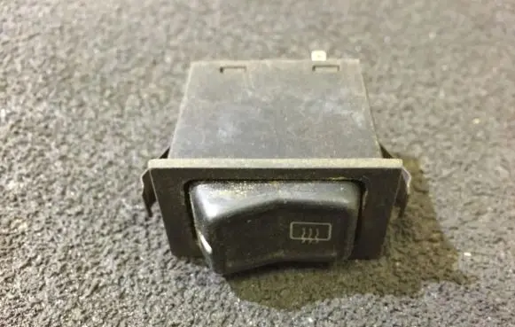 Volkswagen Golf II Windscreen/window heater switch 321959621B
