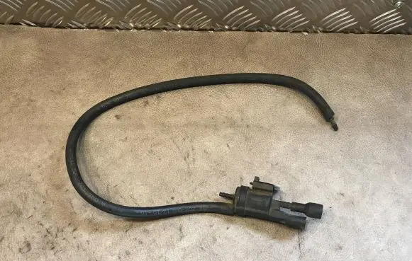 Mercedes-Benz E W212 Turbo solenoid valve 0025401497