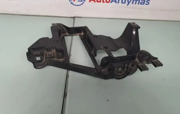Headlight/headlamp mounting bracket
