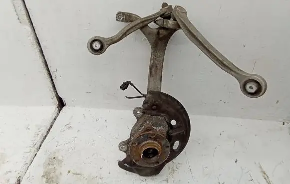 Audi A8 S8 D3 4E Front wheel hub spindle knuckle 4E0258M
