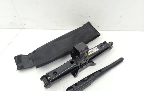 Chrysler Town u0026 Country V Lift Jack 04772483AE 04721851AC