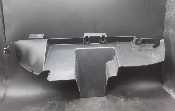 Volkswagen Touareg I Intercooler air guide/duct channel 7L6121334D