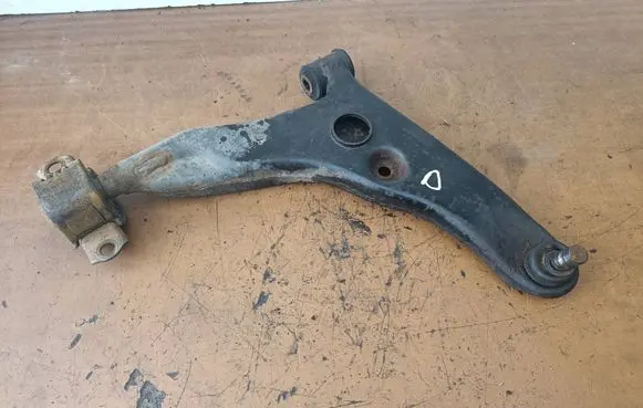 Mitsubishi Space Star Front lower control arm/wishbone