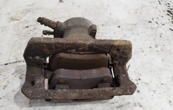 Mercedes-Benz B W245 Front brake caliper 0601851