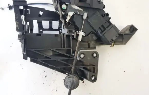 Ford C-MAX I Rear door lock 3m5Ar26412bp