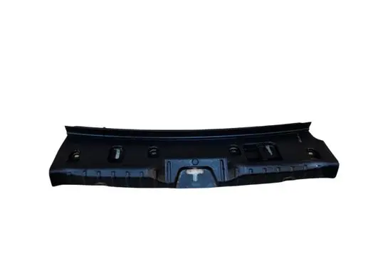 Trunk/boot sill cover protection