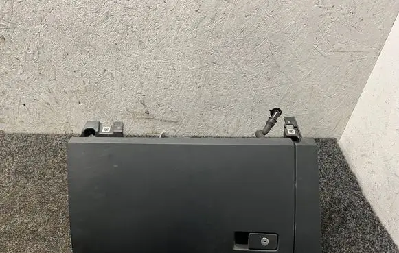 Volkswagen Touareg III Glove box 761857114 761857097F