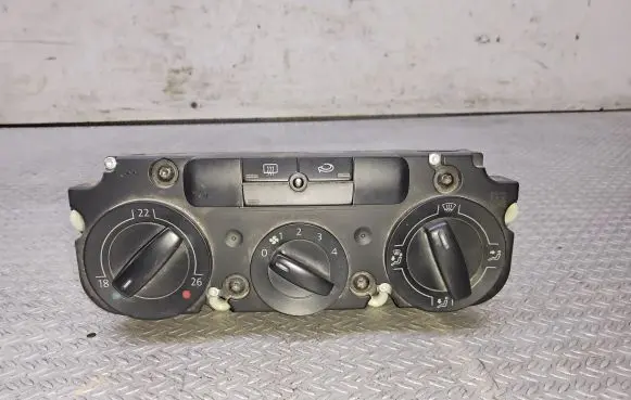 Volkswagen Touran I Climate control unit