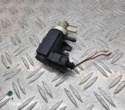 Audi A4 S4 B6 8E 8H Turbo solenoid valve 1J0906627B 72290345