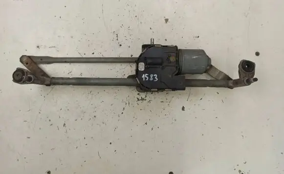 Skoda Octavia Mk2 (1Z) Front wiper linkage and motor
