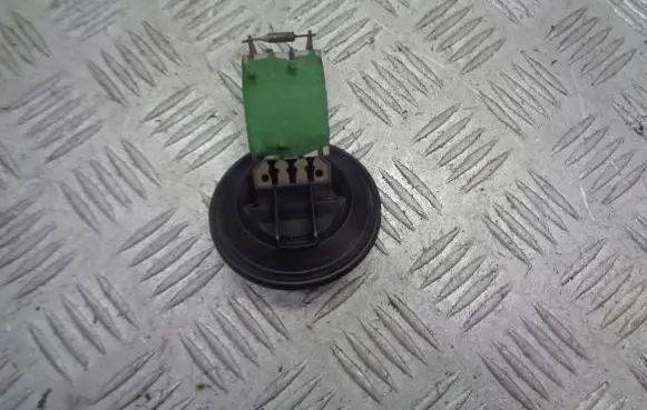 Skoda Fabia Mk1 (6Y) Heater blower fan relay 
