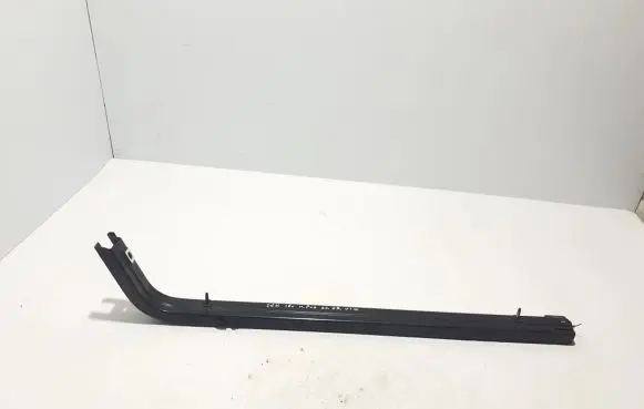 Dacia Dokker Sliding door middle roller runner 777618302R