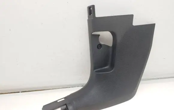 Foot area side trim