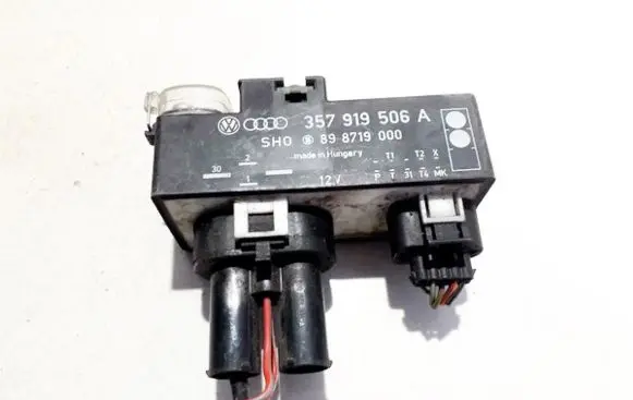 Volkswagen Golf III Coolant fan relay 357919506a 898719000