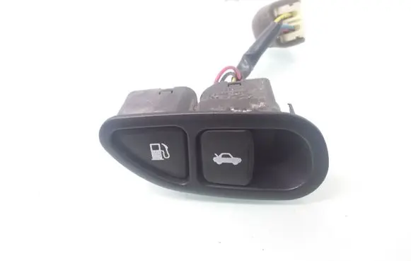 Hyundai Sonata Tailgate opening switch 935553D0102