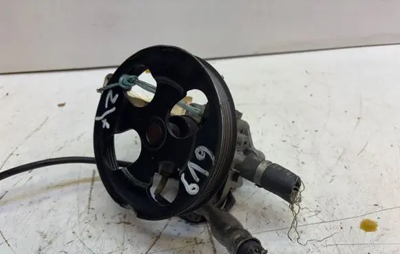 Toyota RAV 4 (XA20) Power steering pump 52020 039J