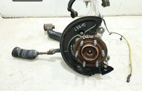 Ford Expedition Front wheel hub spindle knuckle 