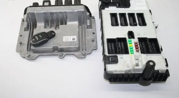 BMW X1 F48 F49 Engine ECU kit and lock set 7595179