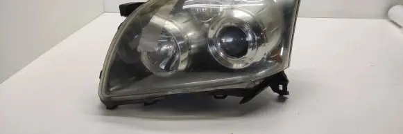 Toyota Avensis T250 Headlight/headlamp 11332