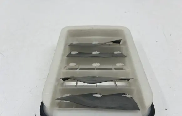 Quarter panel pressure vent