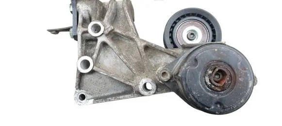 Volkswagen Transporter - Caravelle T4 Alternator belt tensioner 701422903A
