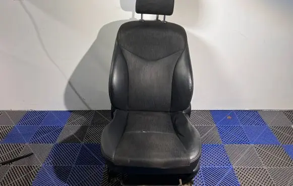 Toyota Prius+ (ZVW40) Front driver seat 