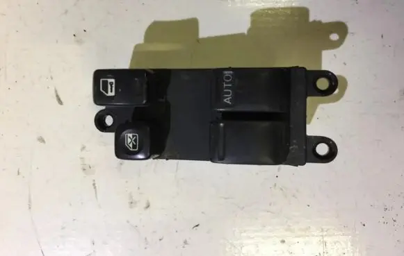 Nissan Almera Tino Electric window control switch