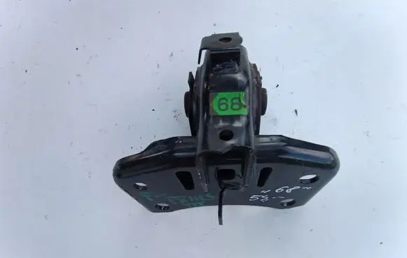 Toyota Prius (XW20) Engine mount bracket 1414320qwer542