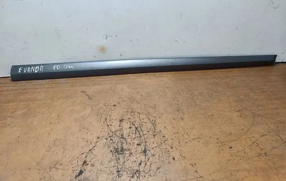 Chevrolet Evanda Front door trim (molding) 96516338