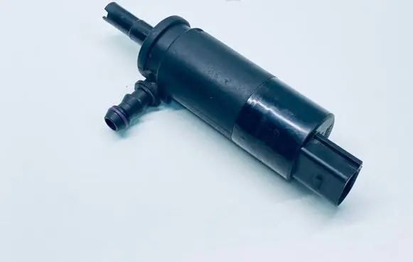 BMW 6 E63 E64 Headlight washer pump 8377613 67128377613