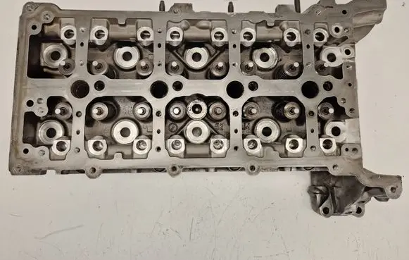 Mercedes-Benz A W177 Engine head R654016