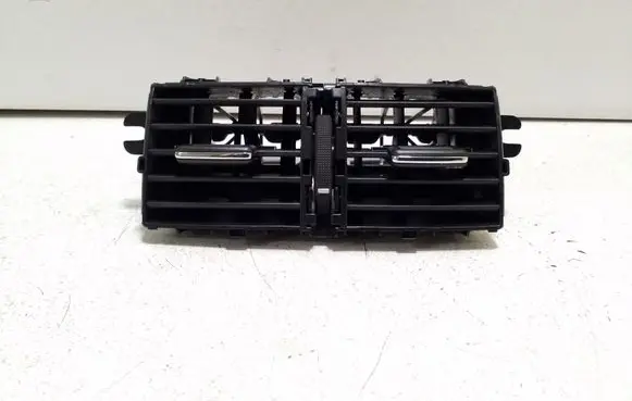 Rear air vent grill