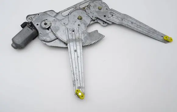 Renault Safrane Front door window regulator with motor