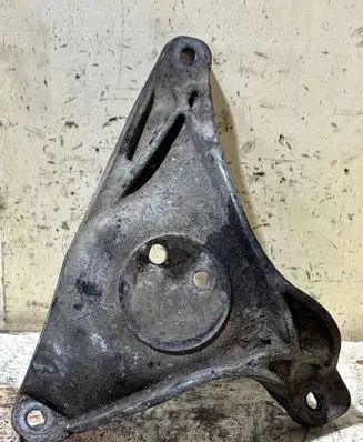 BMW 5 E39 Engine mounting bracket 1096080 22111096080