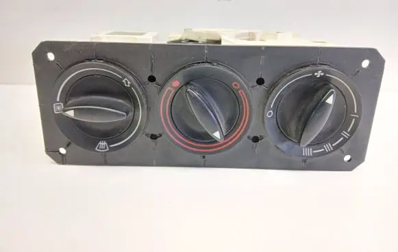 Audi A4 S4 B5 8D Climate control unit 8D1819075A